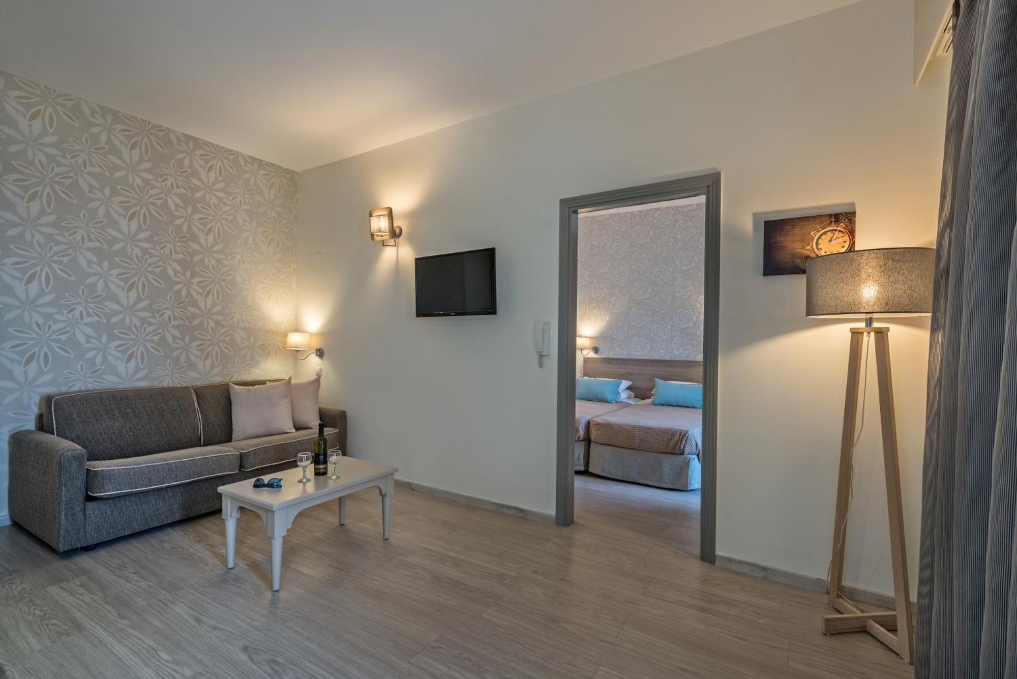 Lefkoniko Beach & Icarus Suite Apts Resmo Dış mekan fotoğraf